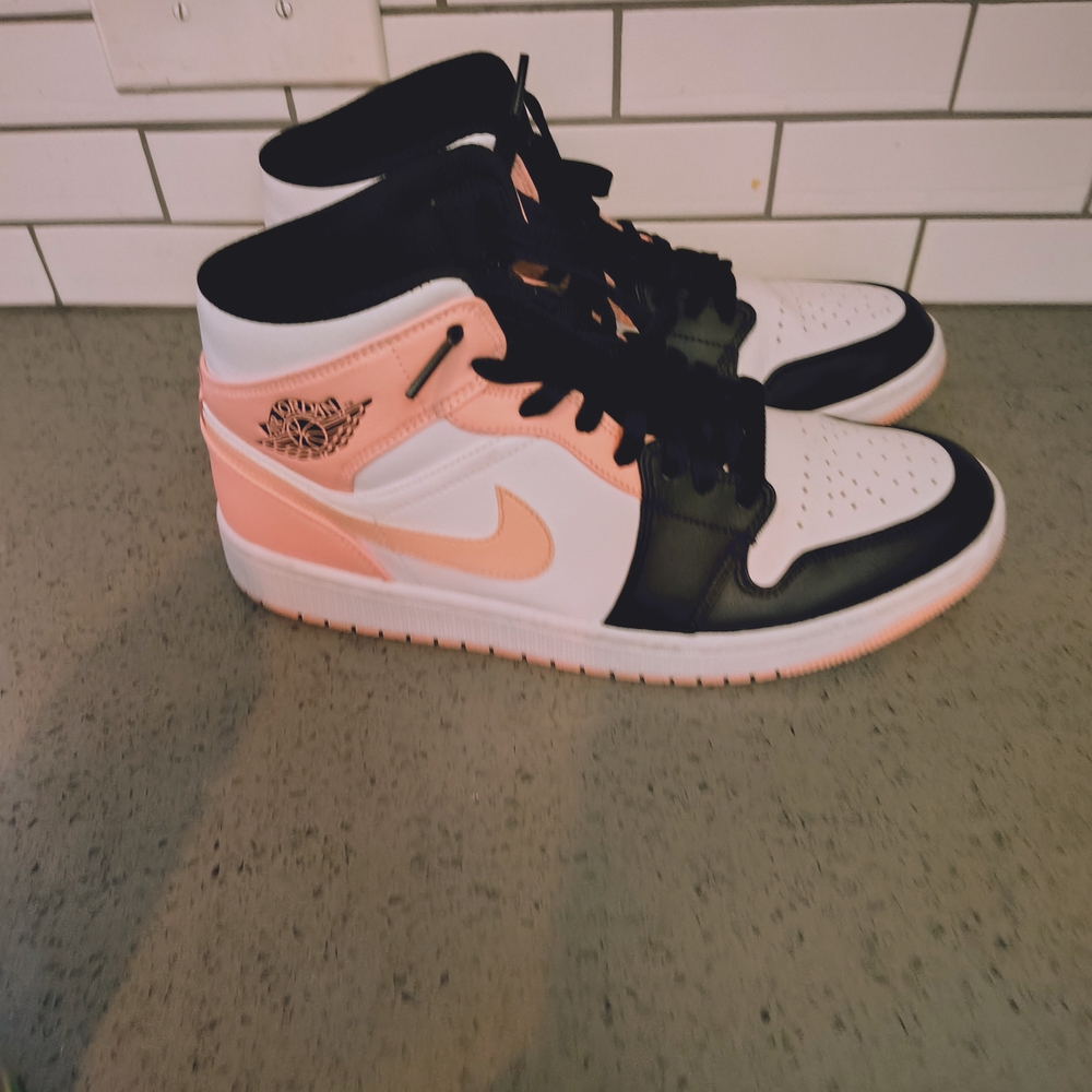 Nike Men's Athletic Shoes - Black and Pink